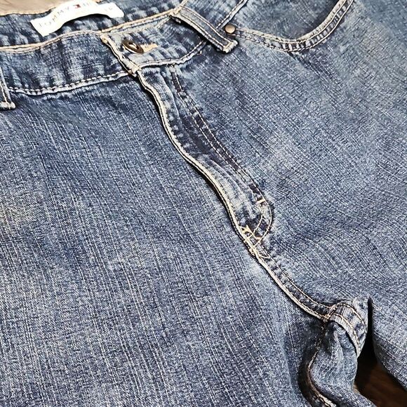 Tommy Hilfiger Vintage Med Blue Mom Straight Leg Jeans - Picture 4 of 9